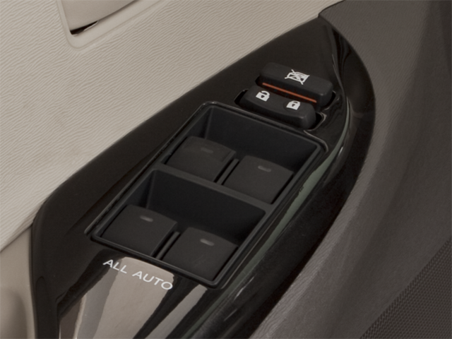 2012 Toyota Sienna 5dr 8-Pass Van V6 XLE FWD (Natl)