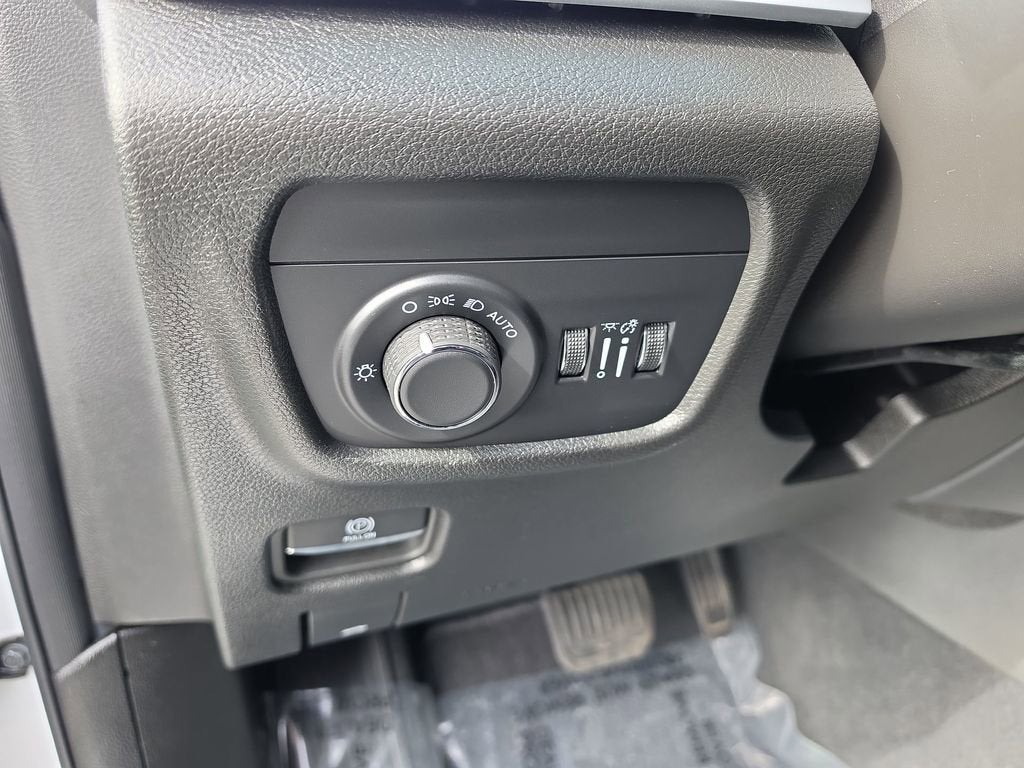 2025 Jeep Grand Cherokee Laredo 4x4