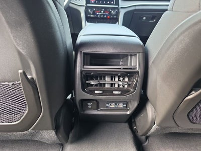 2025 Jeep Grand Cherokee Laredo 4x4