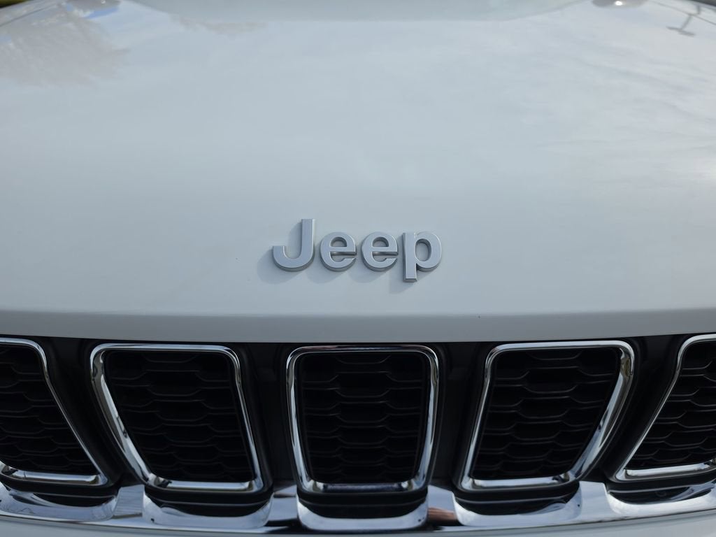 2025 Jeep Grand Cherokee Laredo 4x4