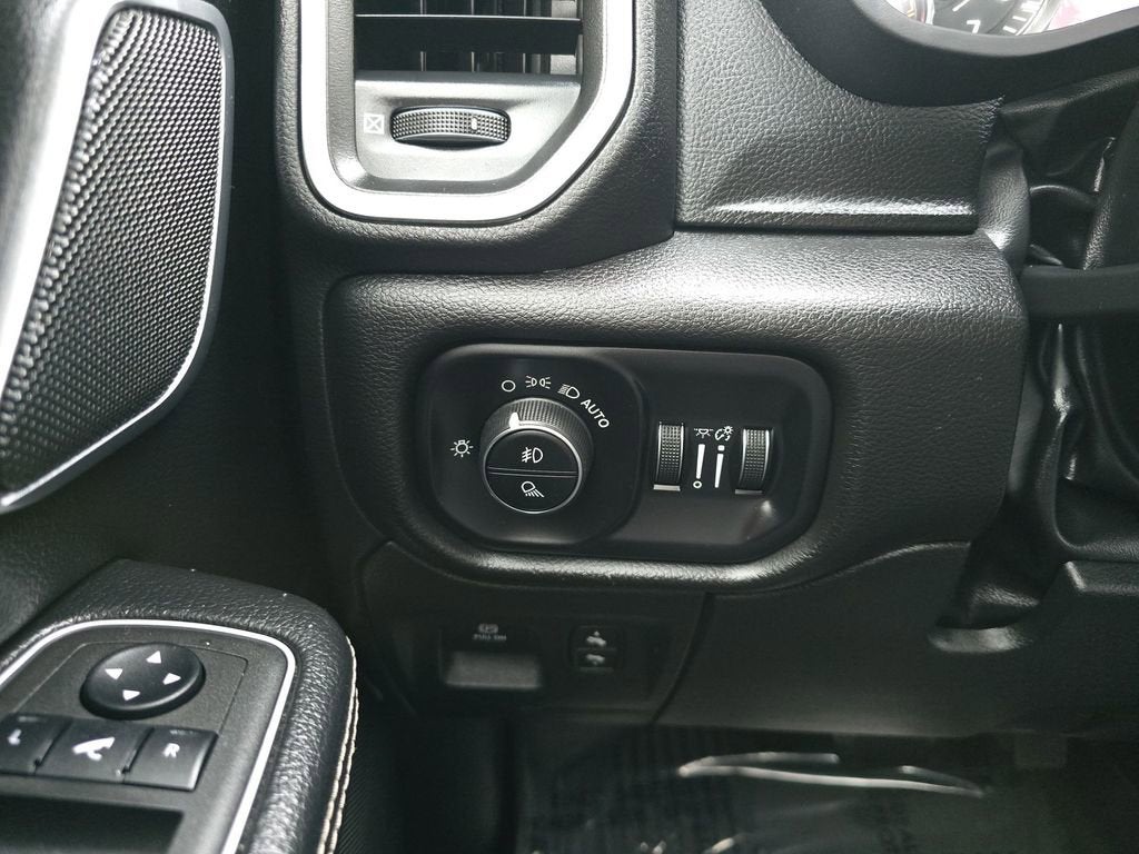 2023 RAM 1500 Laramie Crew Cab 4x4 6'4" Box