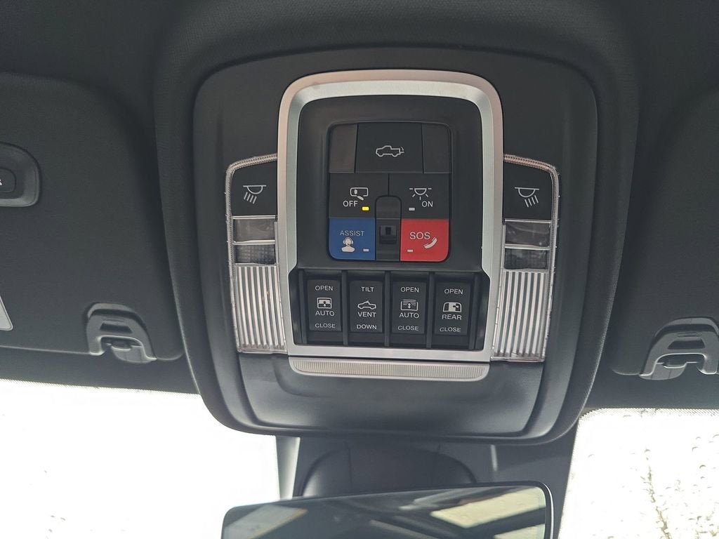 2023 RAM 1500 Laramie Crew Cab 4x4 6'4" Box