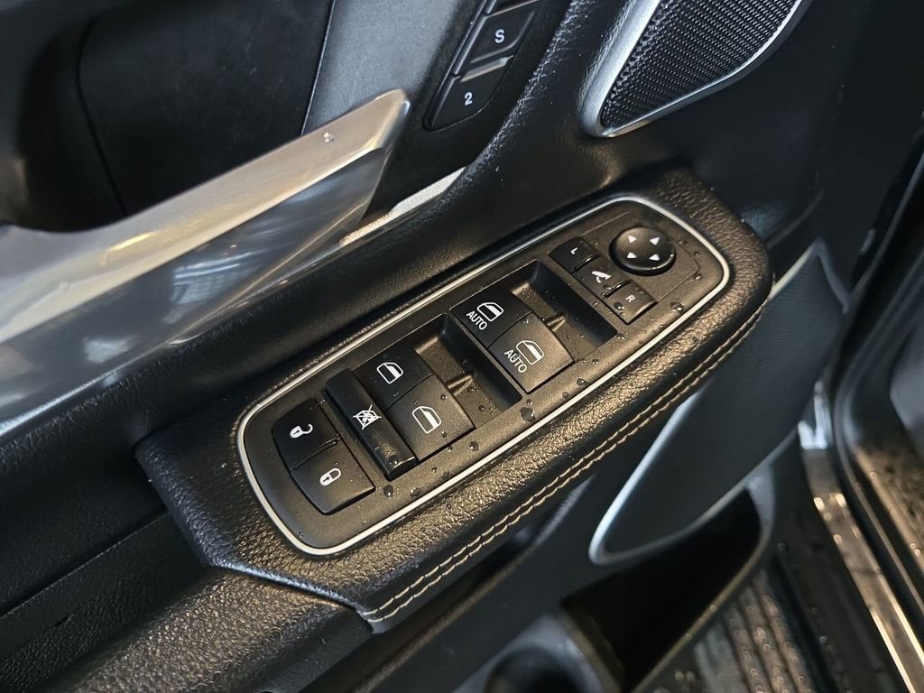 2023 RAM 1500 Laramie Crew Cab 4x4 6'4" Box