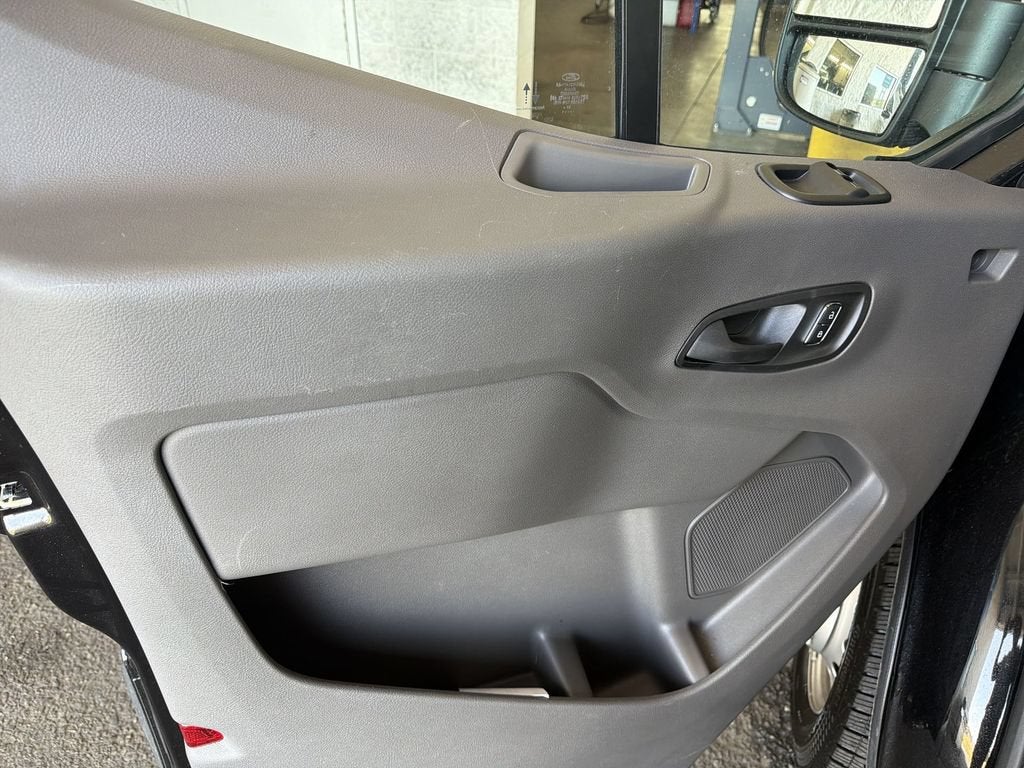 2025 Ford Transit Passenger Wagon XL