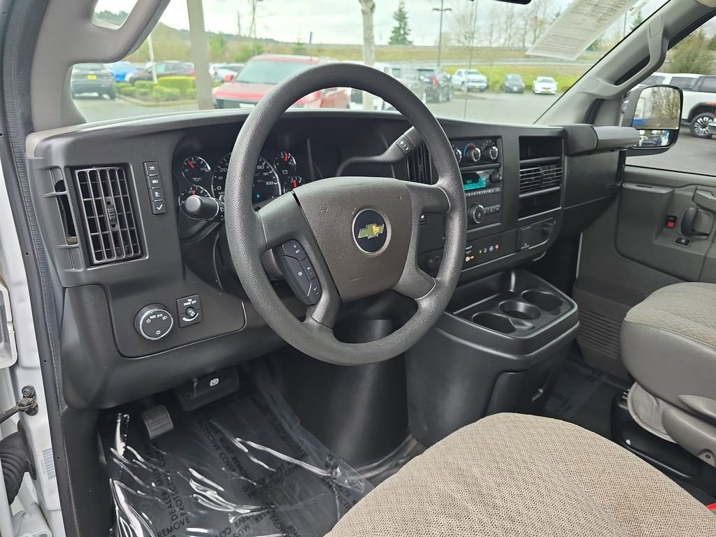 2023 Chevrolet Express Passenger 3500 1LS