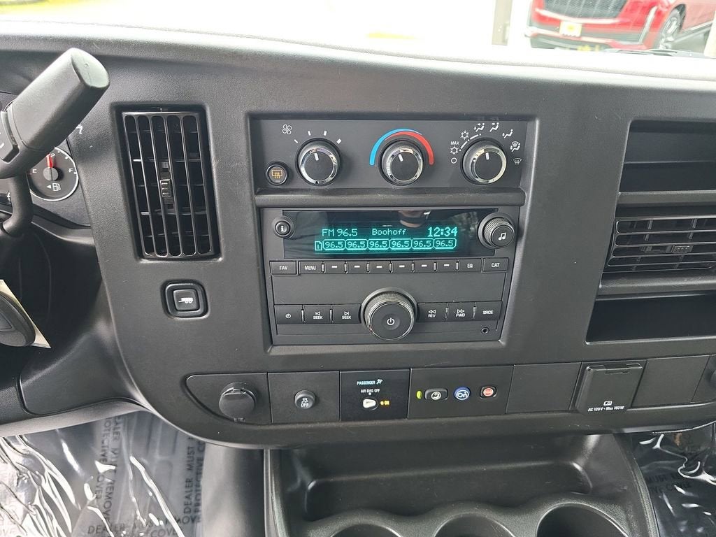 2023 Chevrolet Express Passenger 3500 1LS