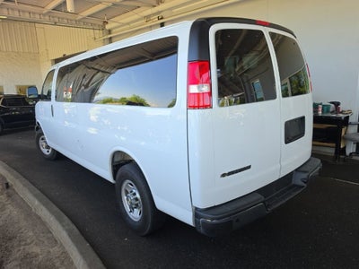 2025 Chevrolet Express Passenger 1LT