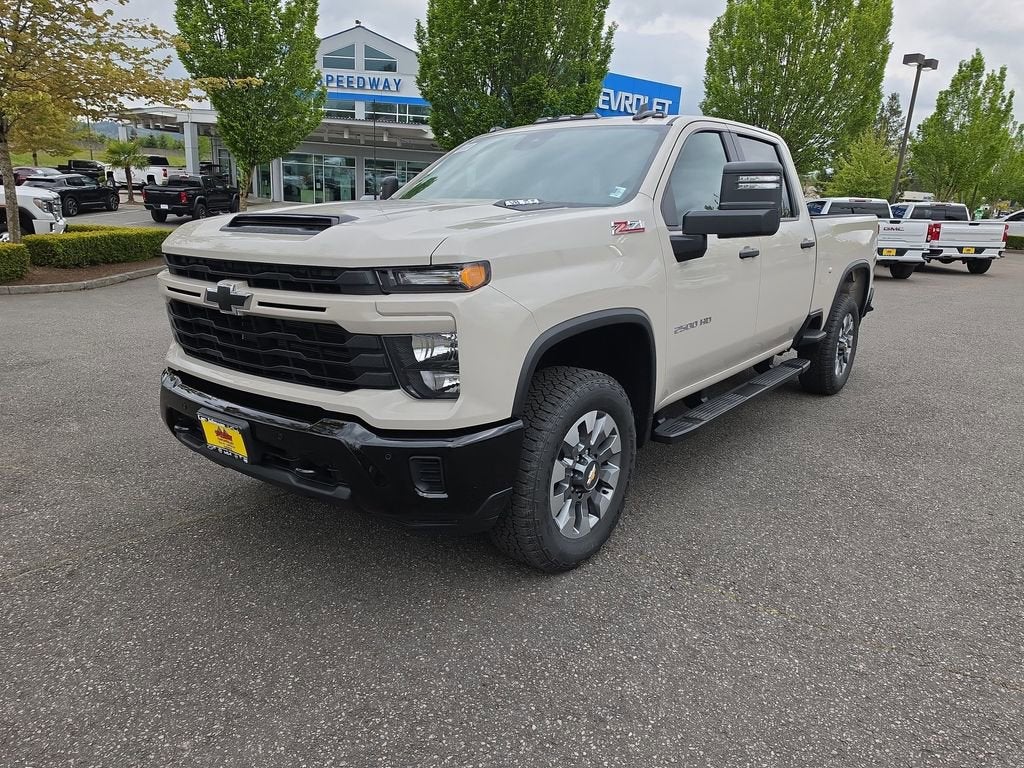 2026 Chevrolet Silverado HD Custom 4WD Crew Cab Standard Box's photo