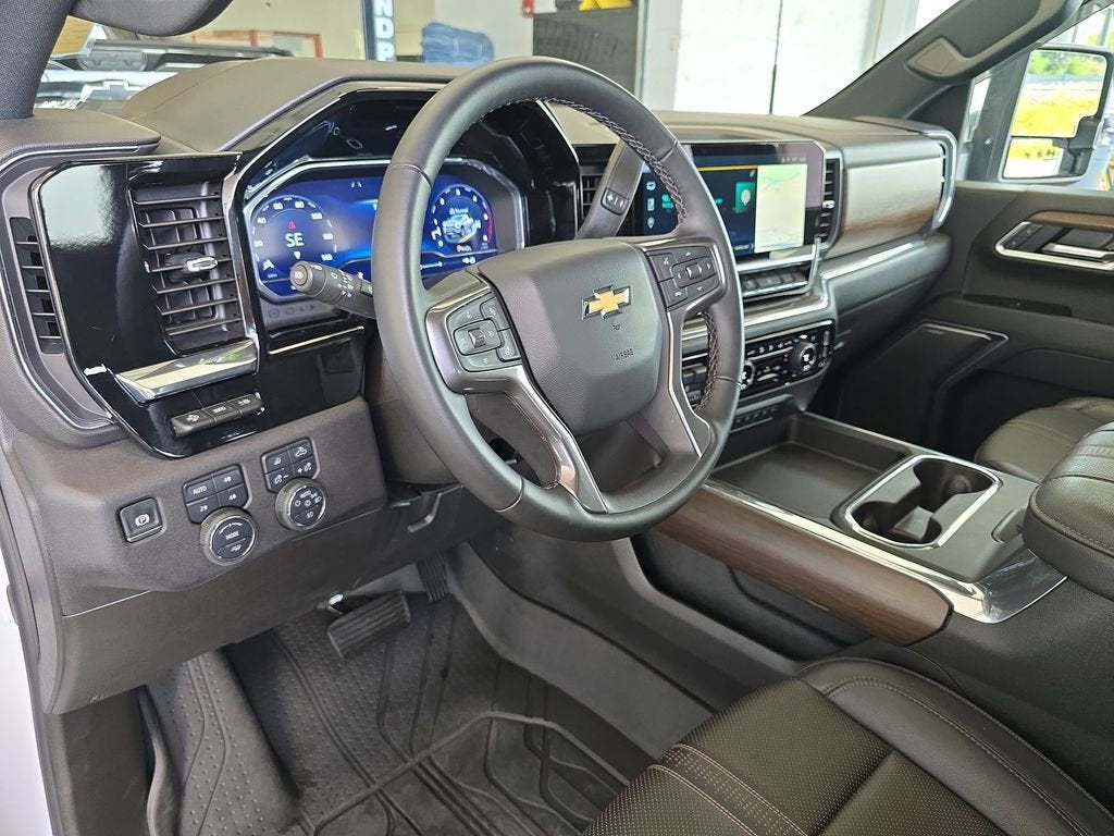 2025 Chevrolet Silverado 3500 HD High Country