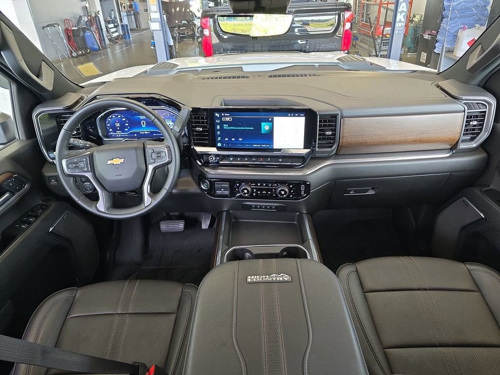 2025 Chevrolet Silverado 3500 HD High Country