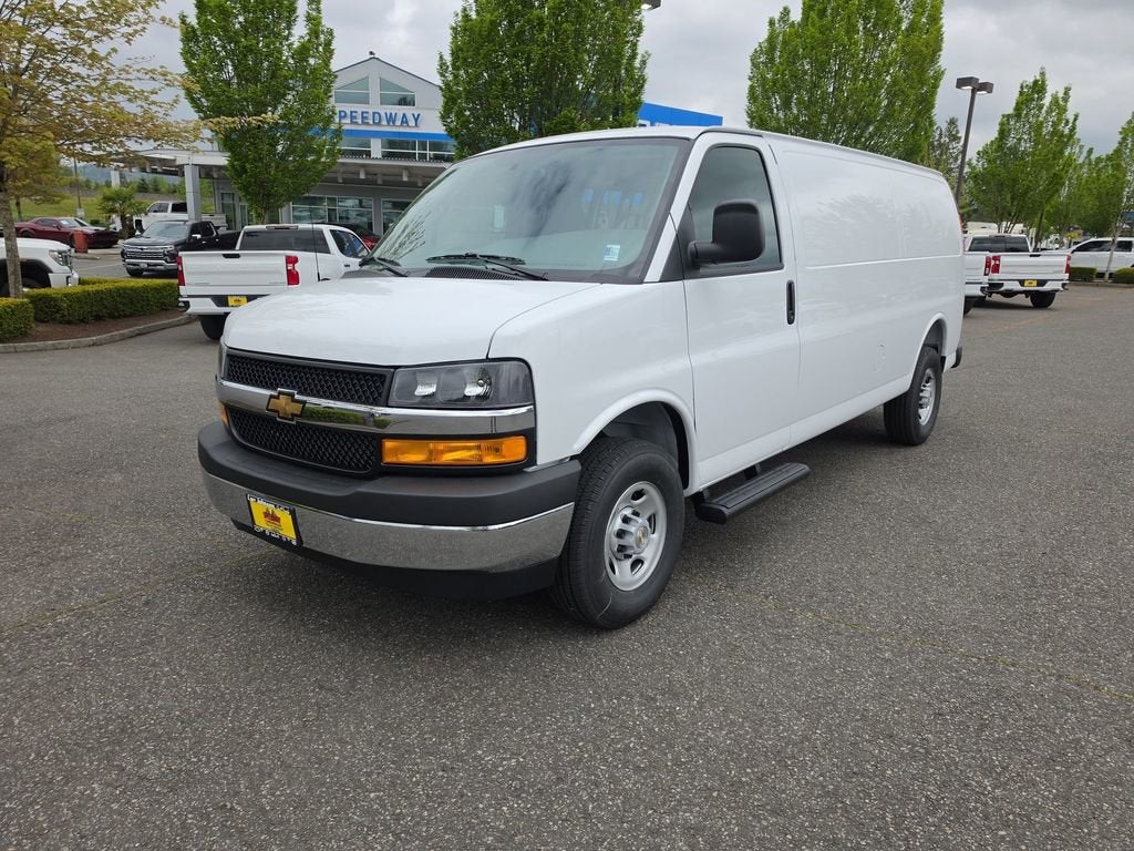 2026 Chevrolet Express 3500 Extended Work Van's photo