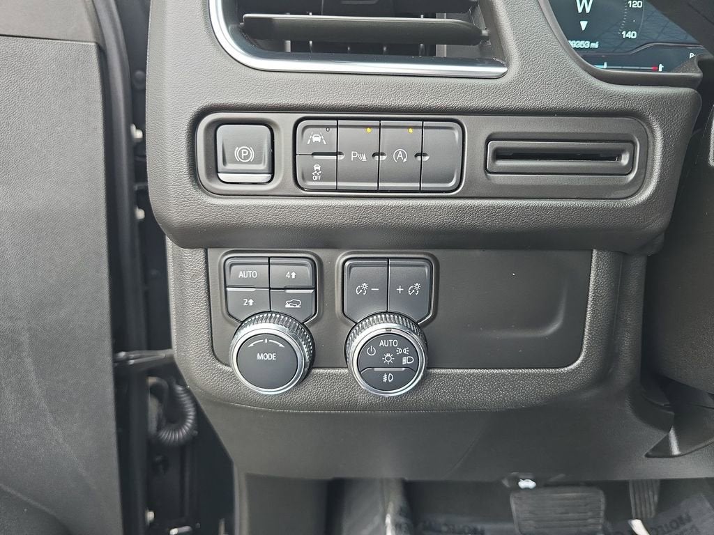 2024 GMC Yukon XL SLE