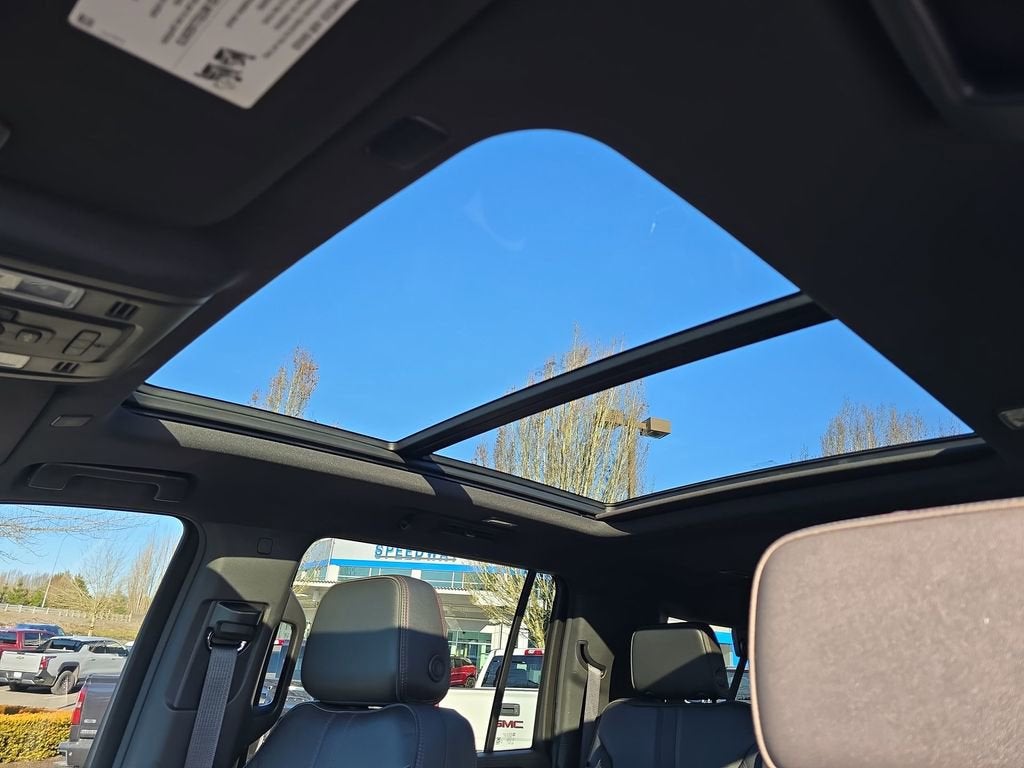 2022 Chevrolet Suburban RST