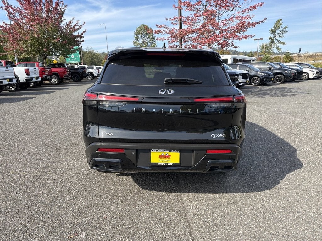 2025 INFINITI QX60 LUXE