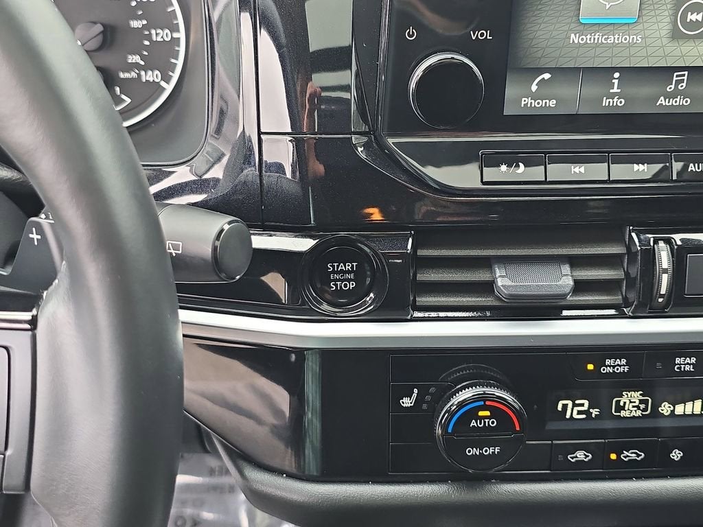 2025 Nissan Pathfinder SL 4WD