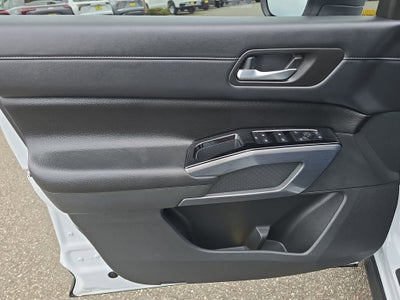 2025 Nissan Pathfinder SL 4WD