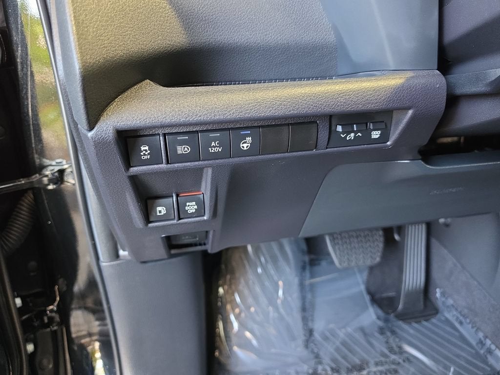 2025 Toyota Sienna LE