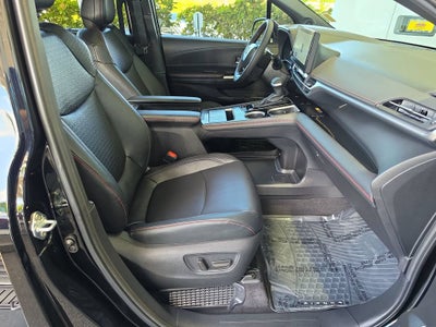 2025 Toyota Sienna LE