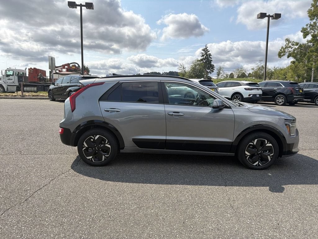 Used 2024 Kia Niro Wind with VIN KNDCR3L19R5102809 for sale in Monroe, WA