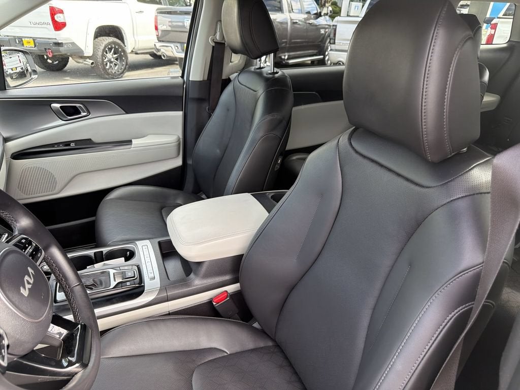2022 Kia Carnival MPV LX Seat Package
