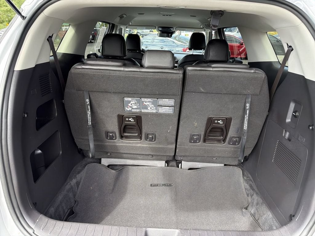 2022 Kia Carnival MPV LX Seat Package