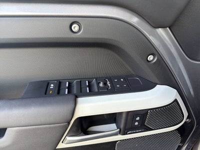 2024 Land Rover Defender 110 P300
