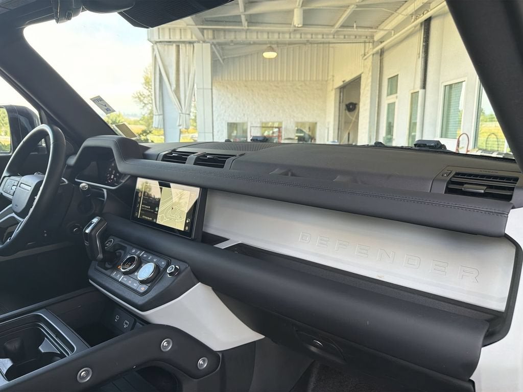 2024 Land Rover Defender 110 P300