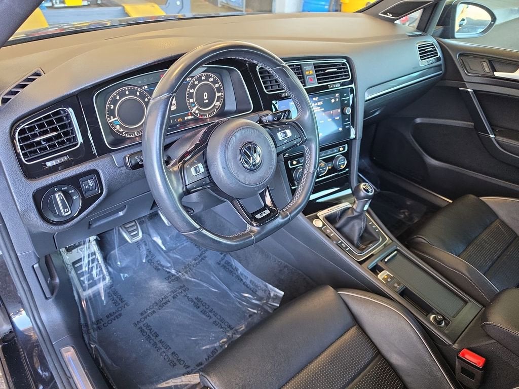 2019 Volkswagen Golf R 2.0T w/DCC & Navigation