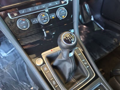 2019 Volkswagen Golf R 2.0T w/DCC & Navigation