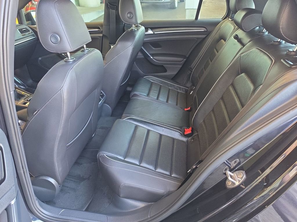 2019 Volkswagen Golf R 2.0T w/DCC & Navigation