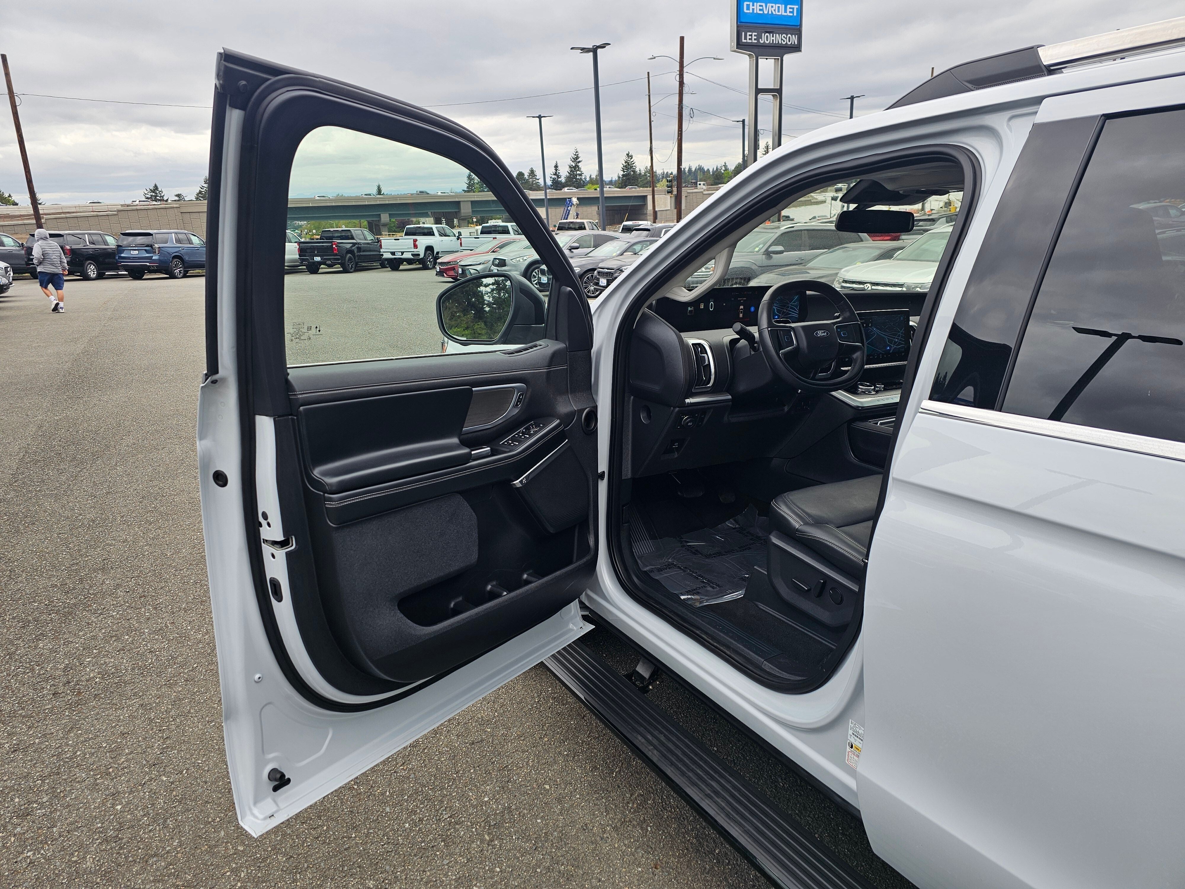 2025 Ford Expedition Platinum