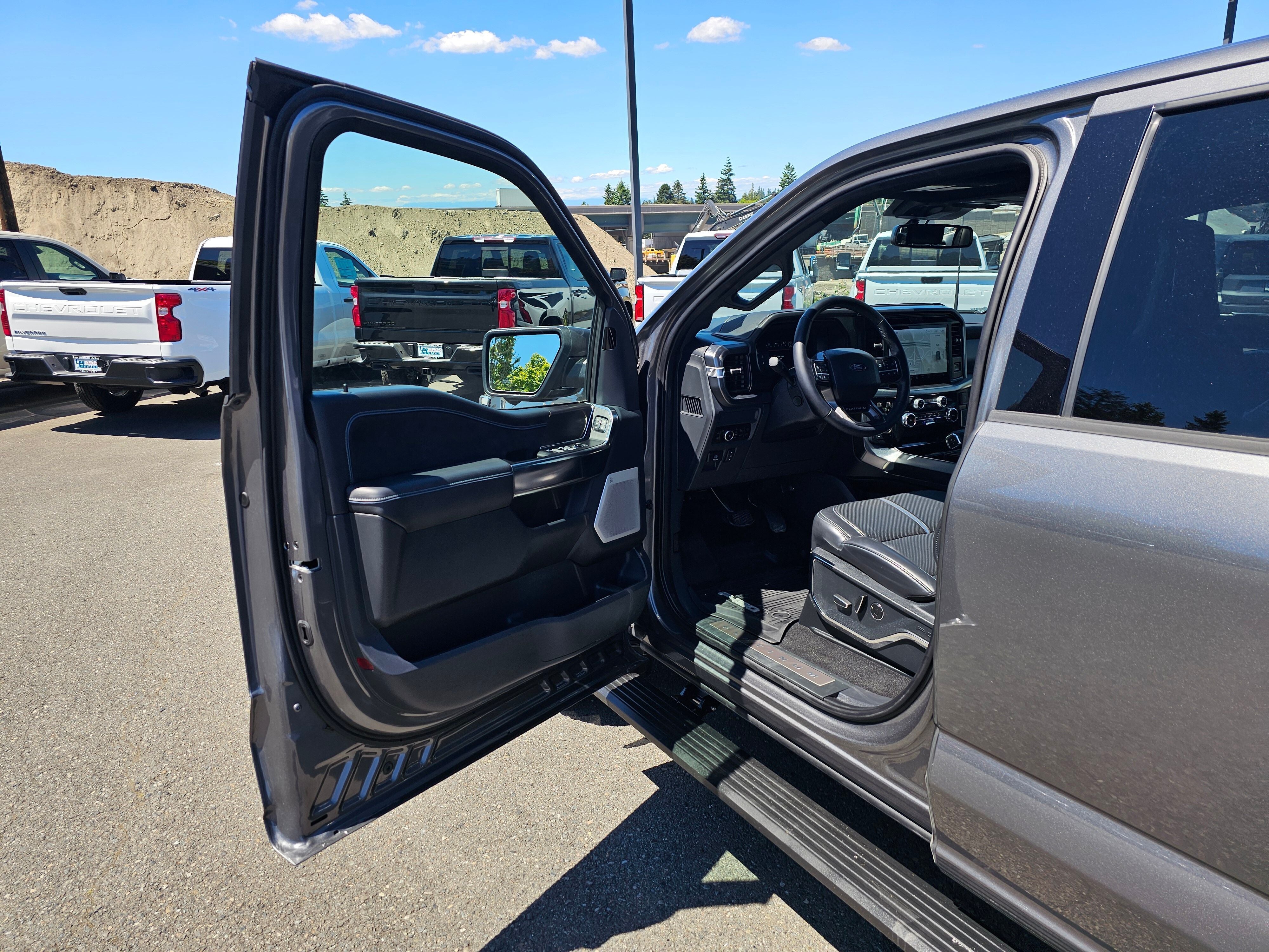 2025 Ford F-150 Platinum