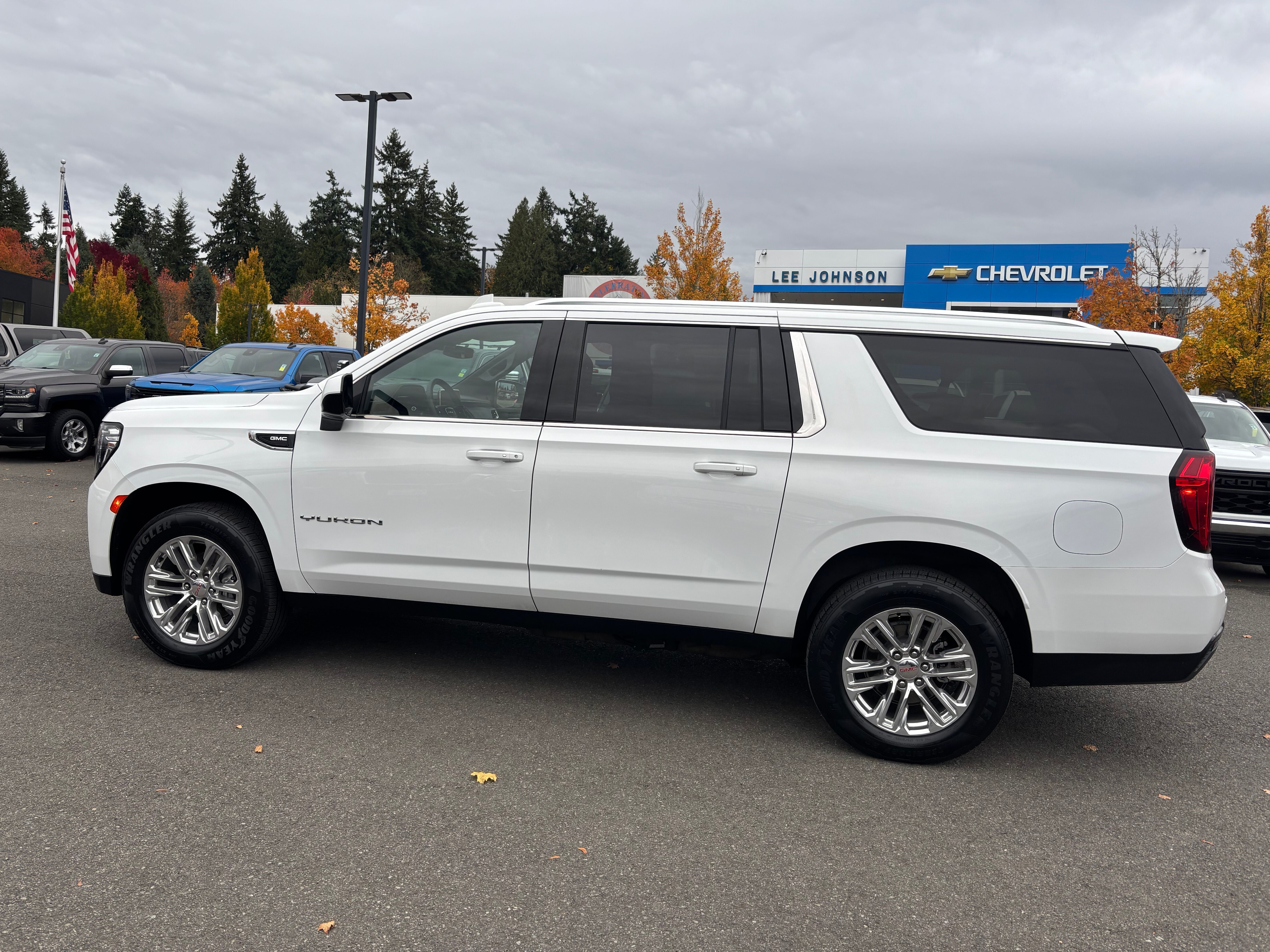 2024 GMC Yukon XL SLE