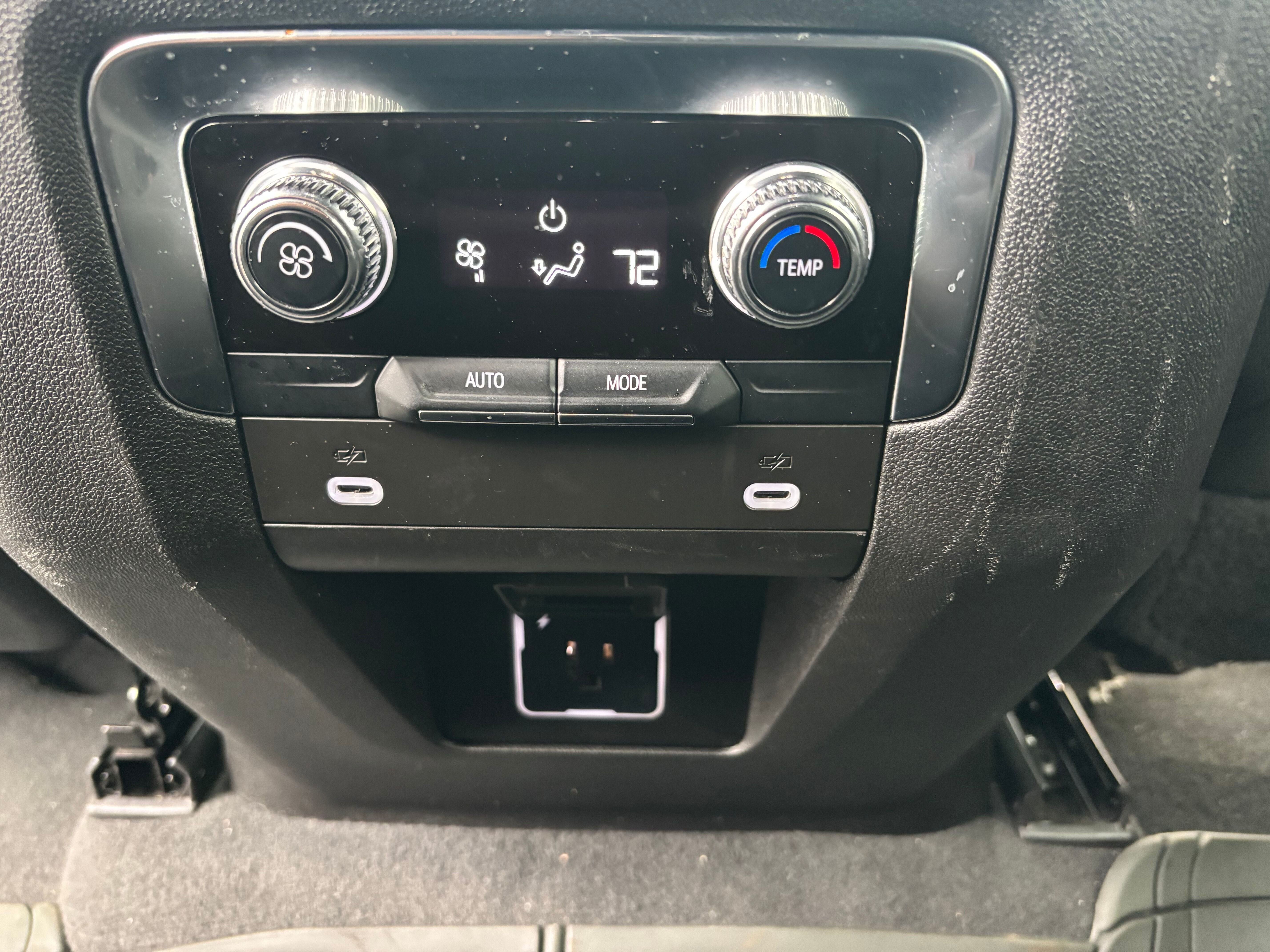 2024 GMC Yukon XL SLE