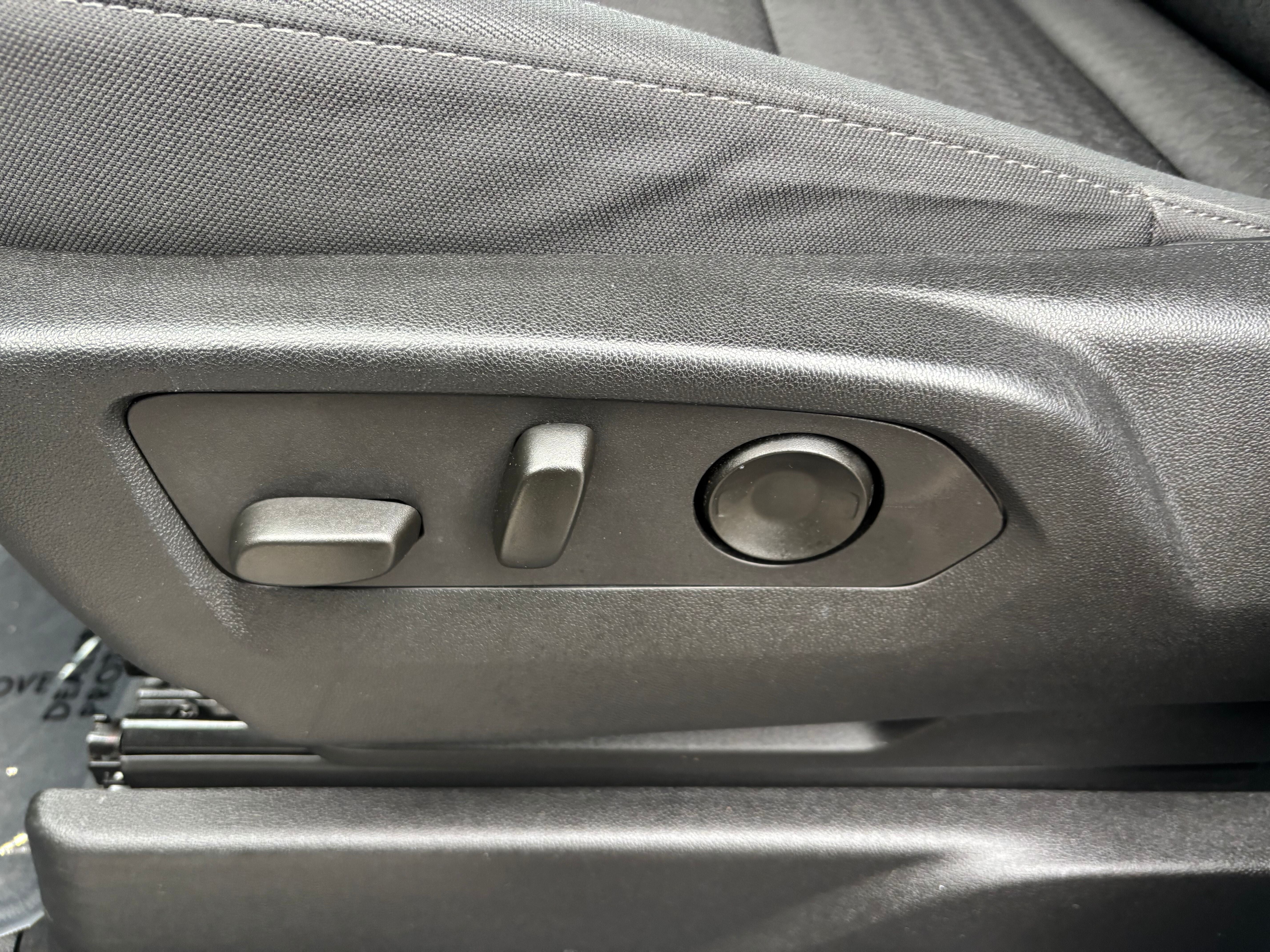 2024 GMC Yukon XL SLE