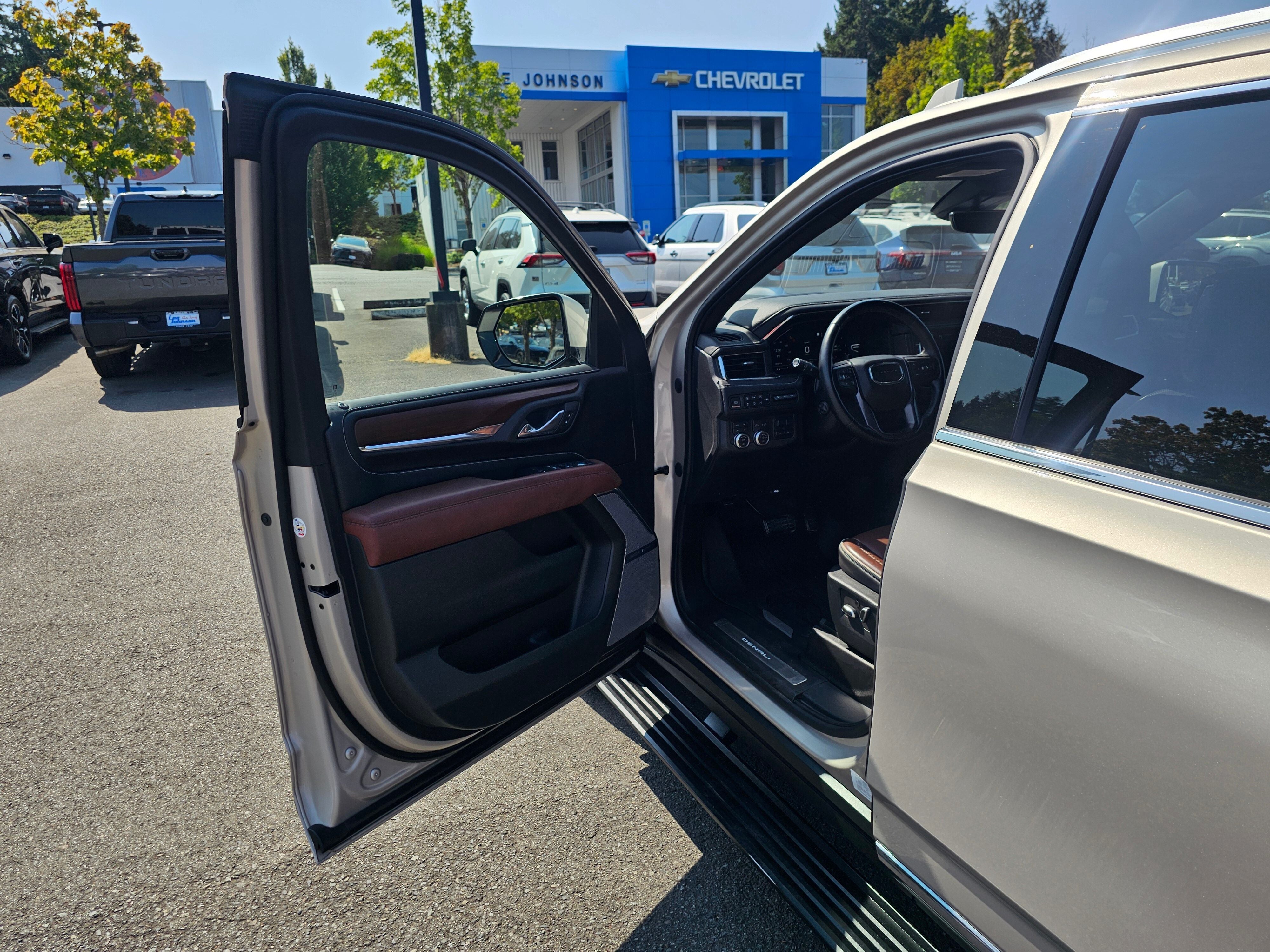 2023 GMC Yukon XL Denali Ultimate
