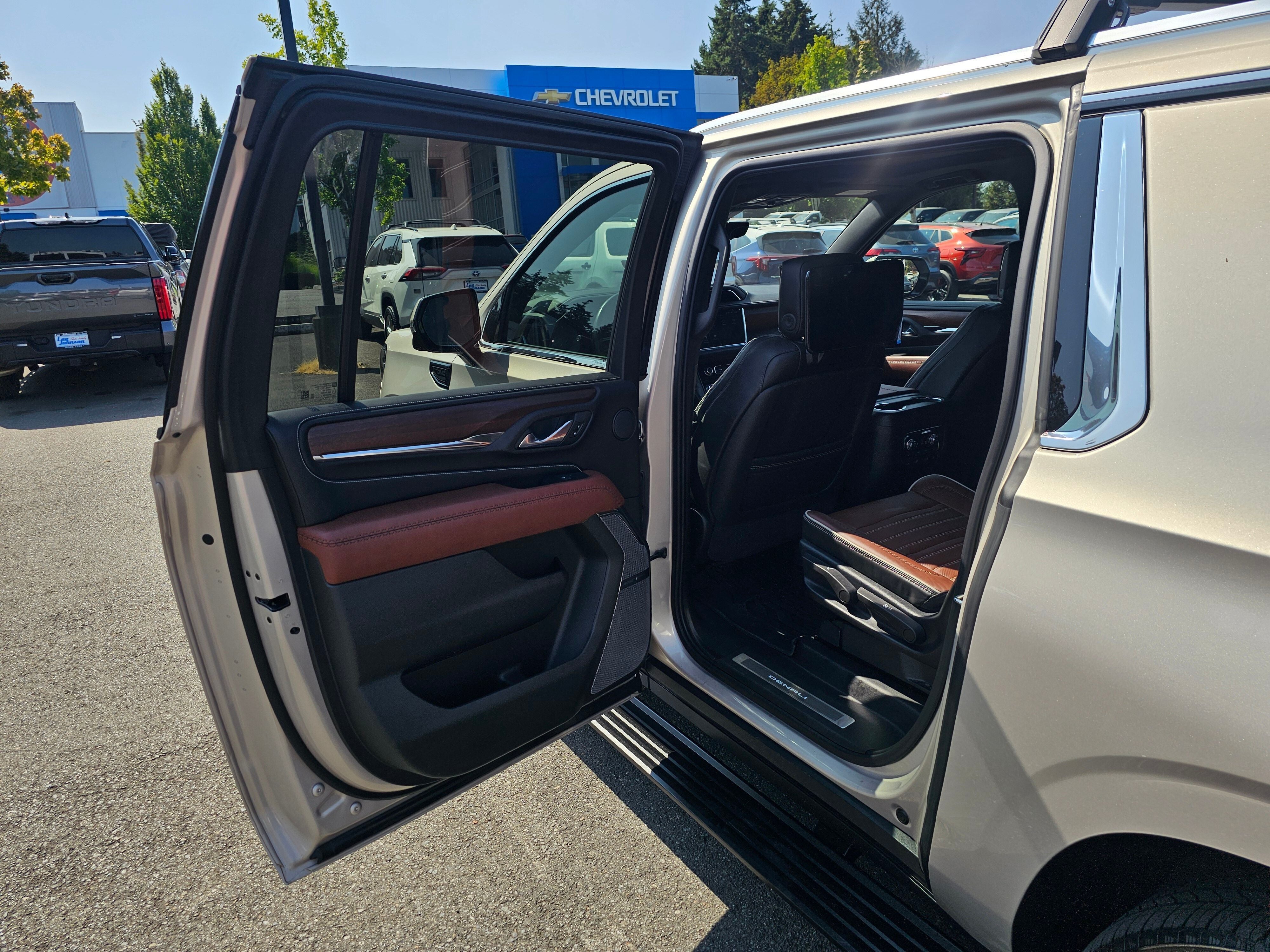 2023 GMC Yukon XL Denali Ultimate