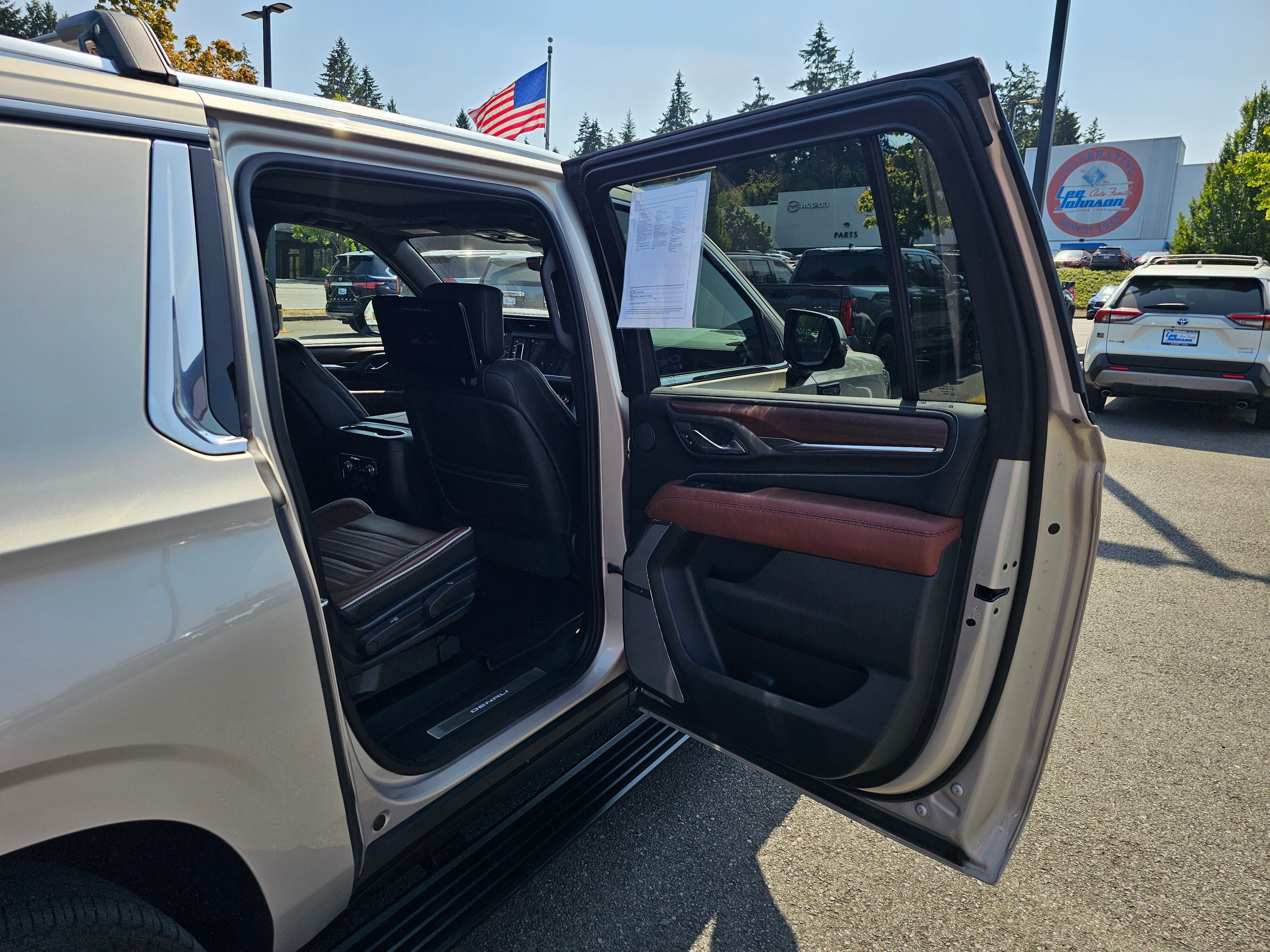 2023 GMC Yukon XL Denali Ultimate