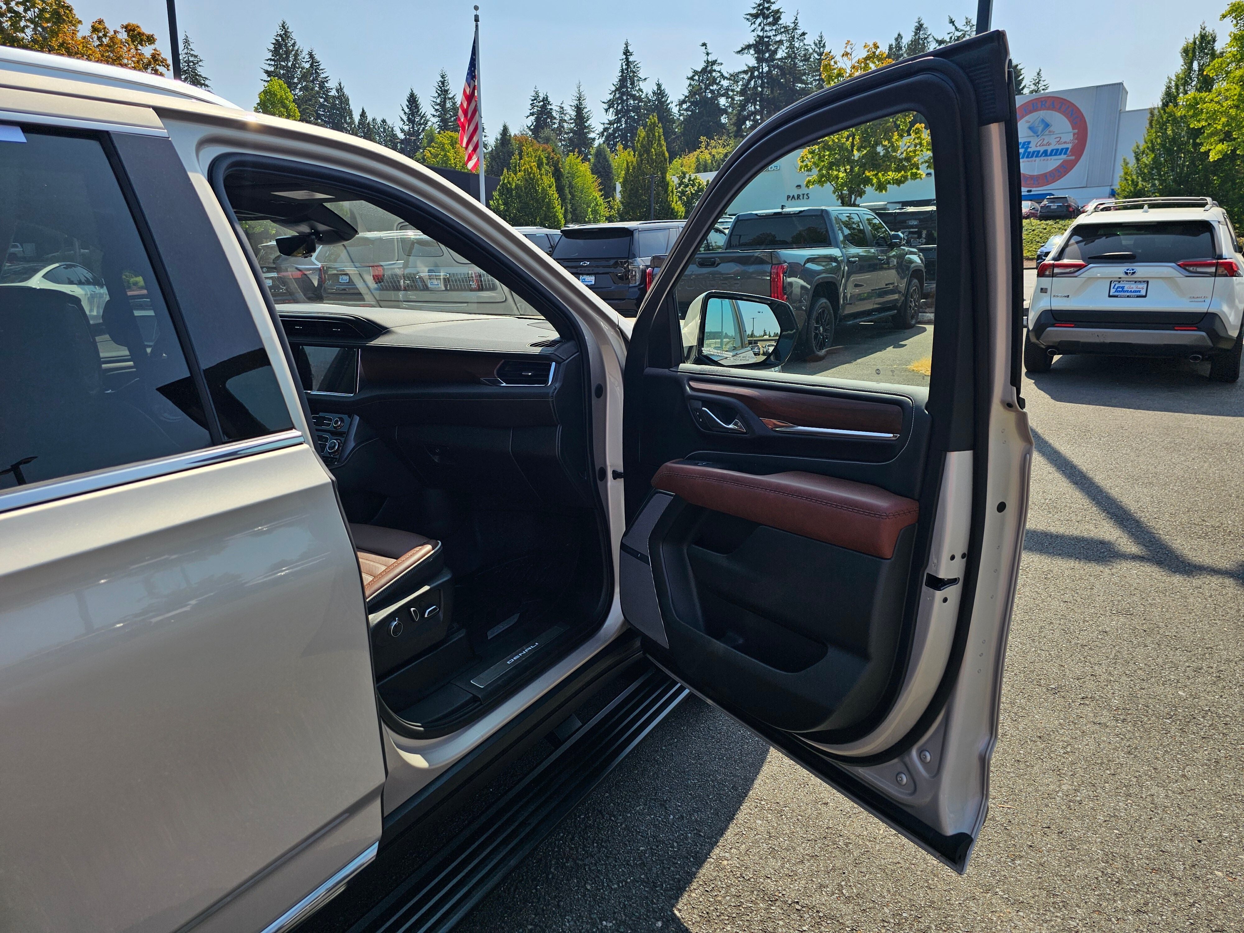 2023 GMC Yukon XL Denali Ultimate