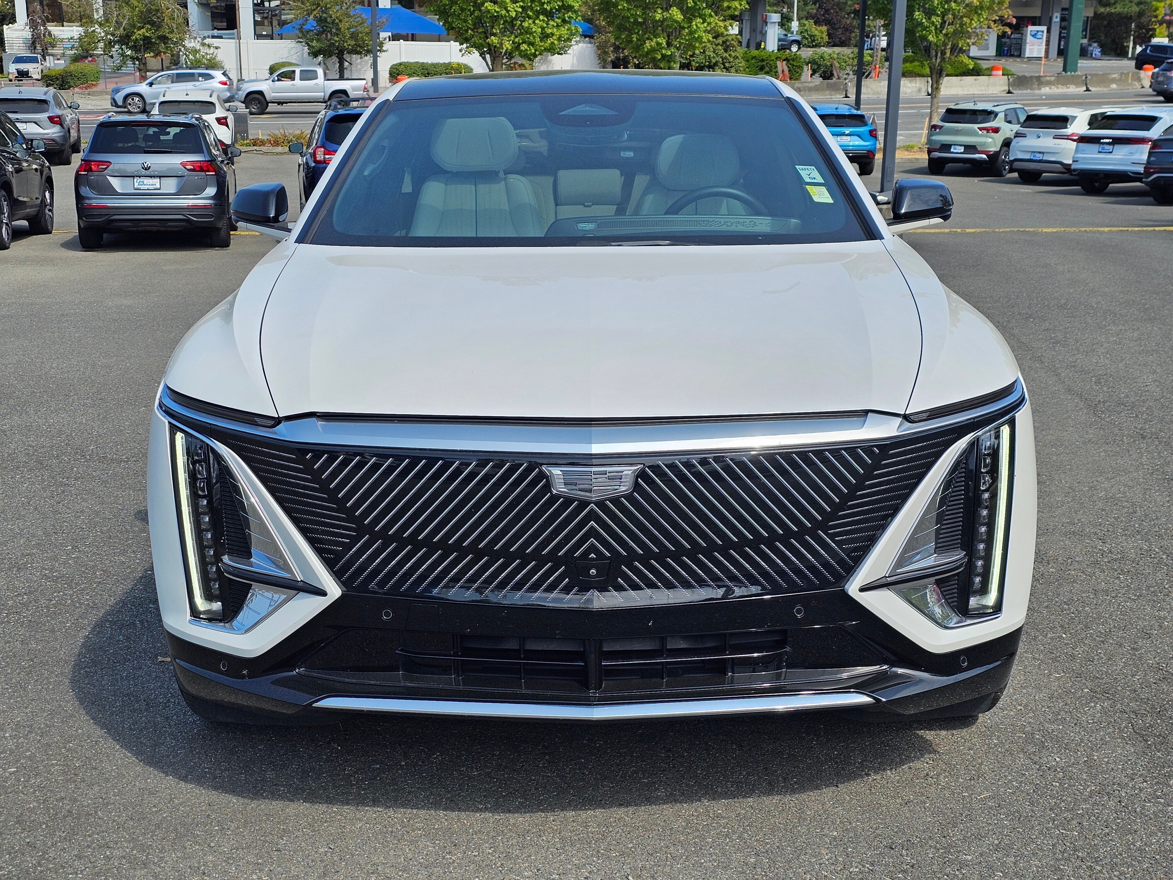 2024 Cadillac LYRIQ Luxury 1