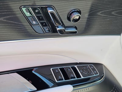 2024 Cadillac LYRIQ Luxury 1