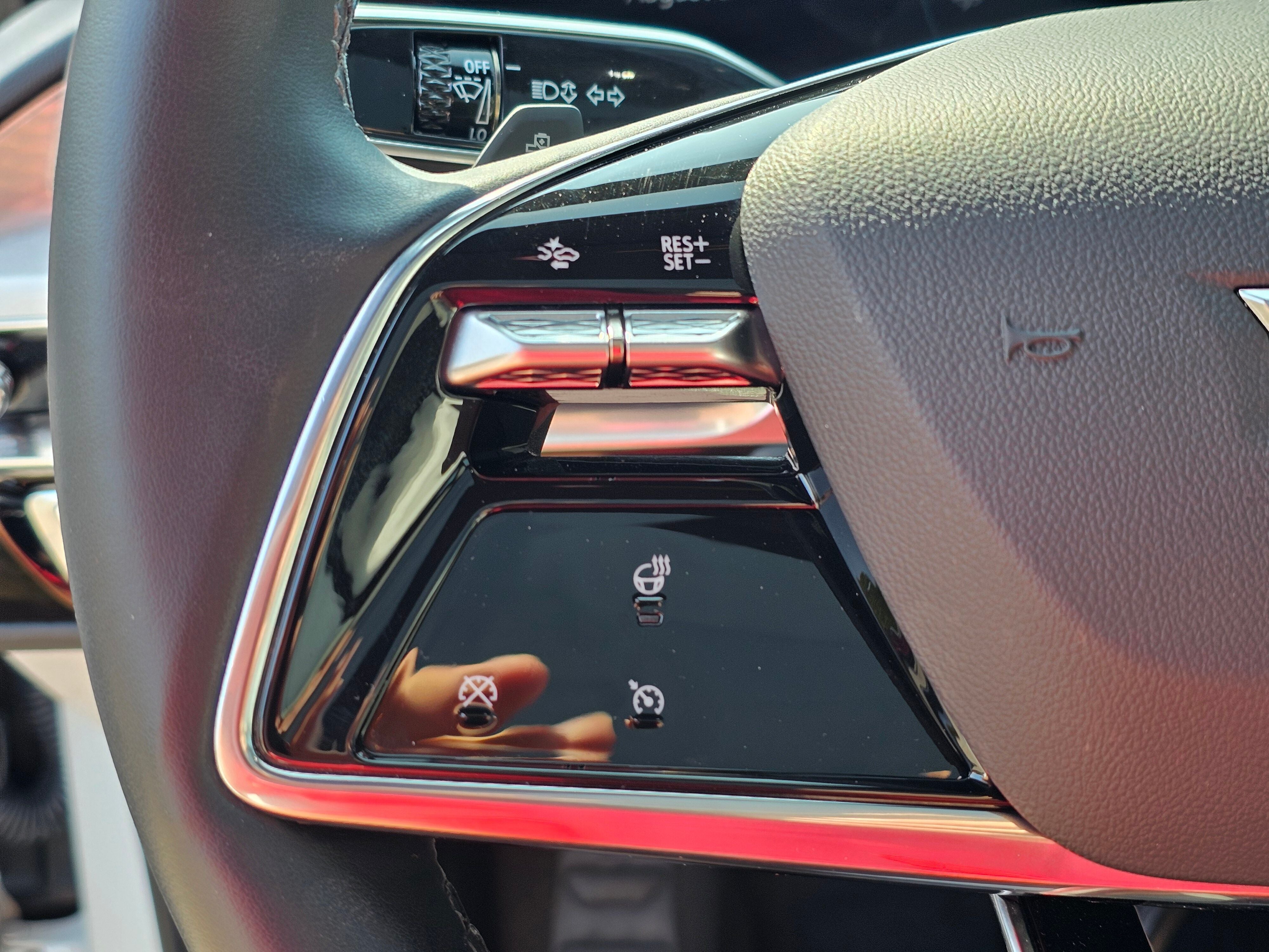 2024 Cadillac LYRIQ Luxury 1