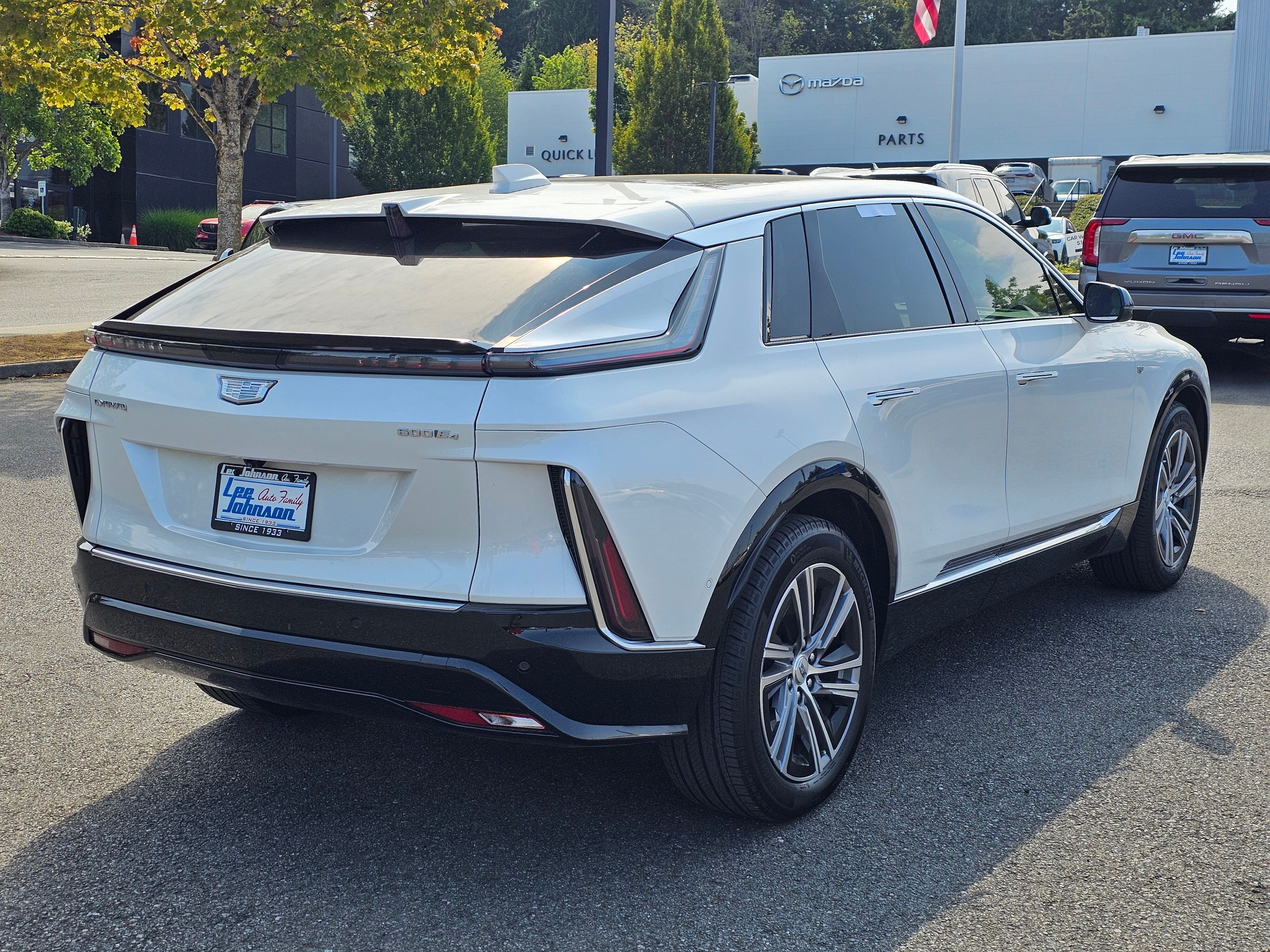 2024 Cadillac LYRIQ Luxury 1
