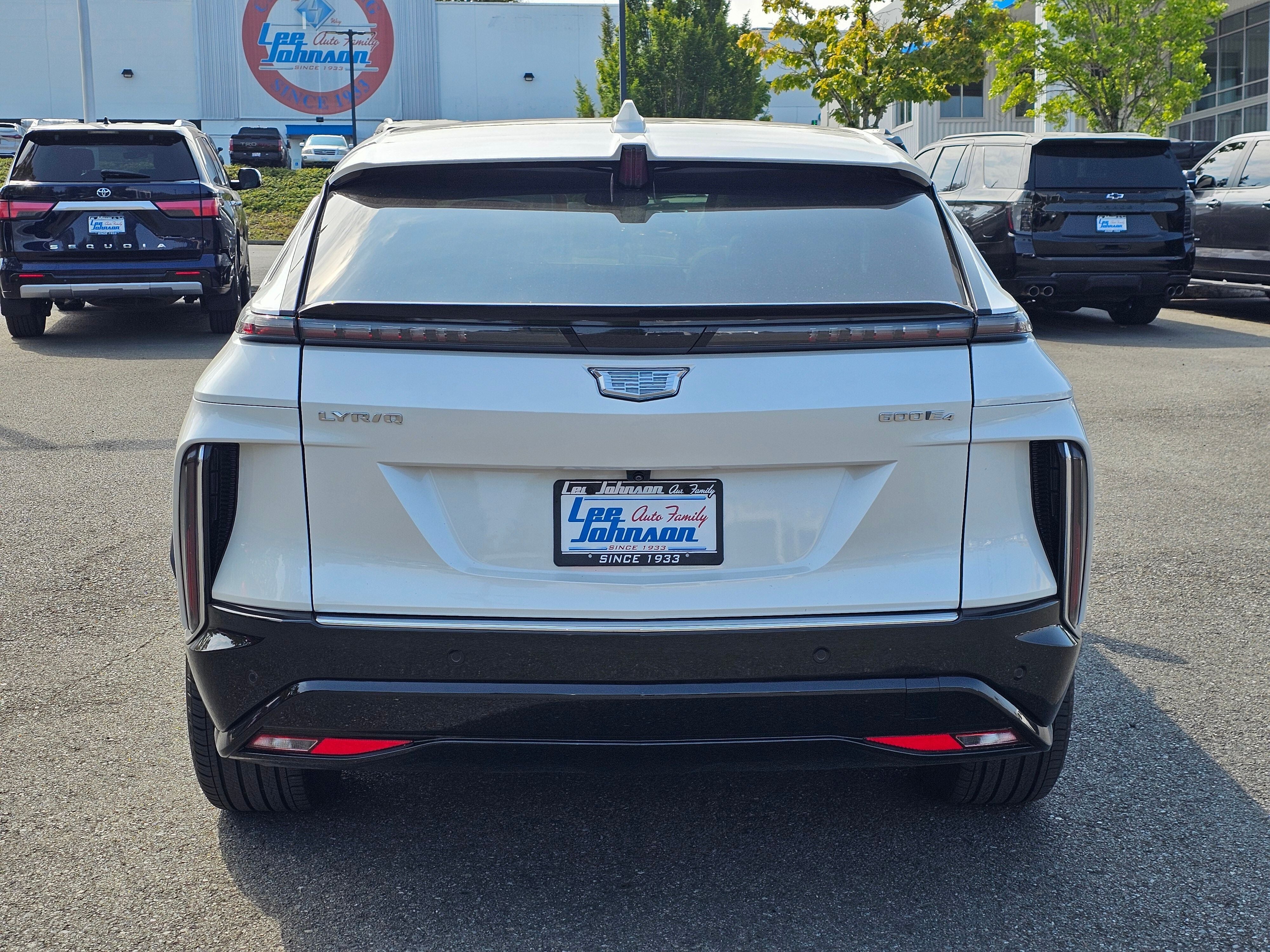 2024 Cadillac LYRIQ Luxury 1