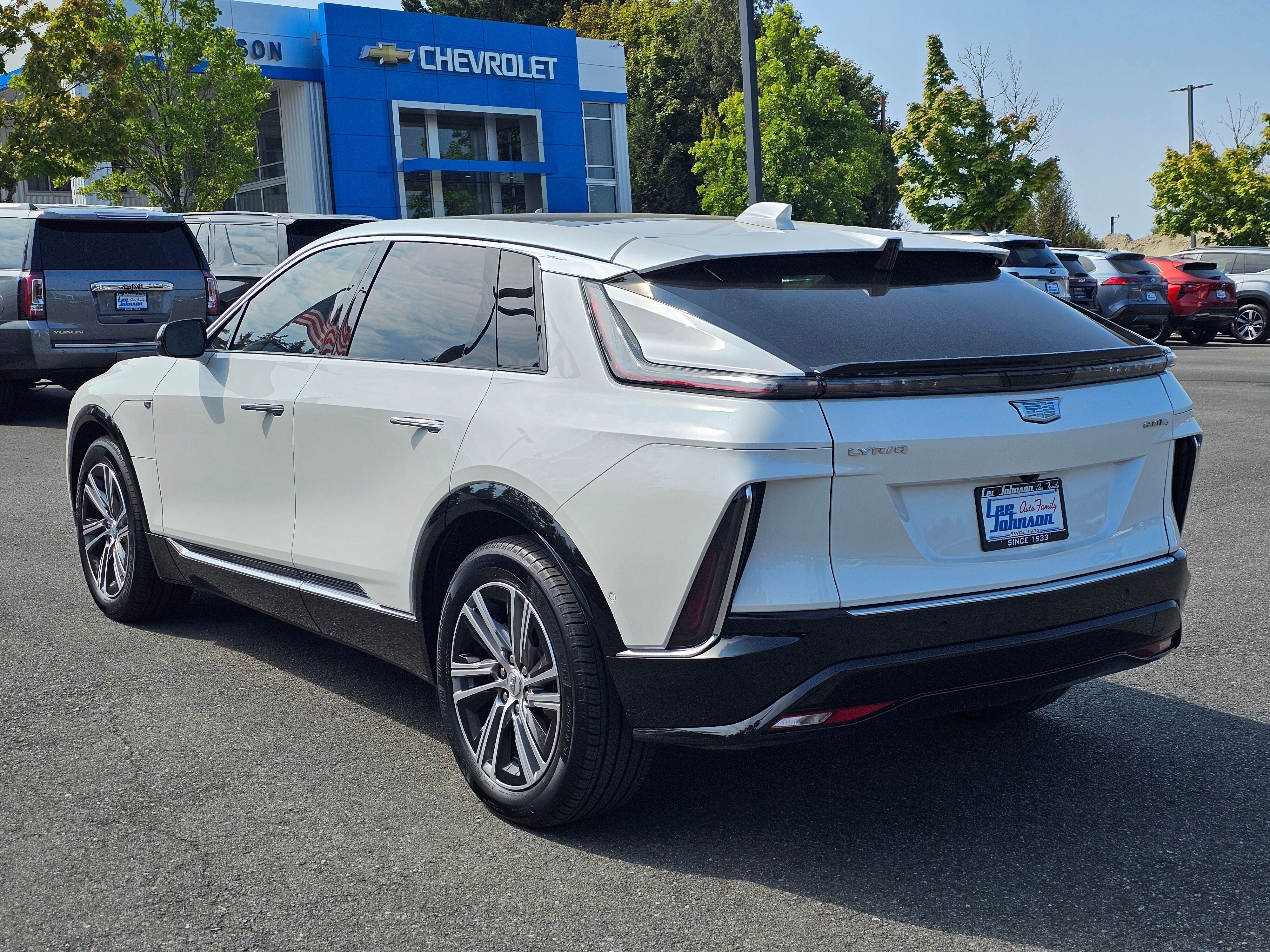 2024 Cadillac LYRIQ Luxury 1