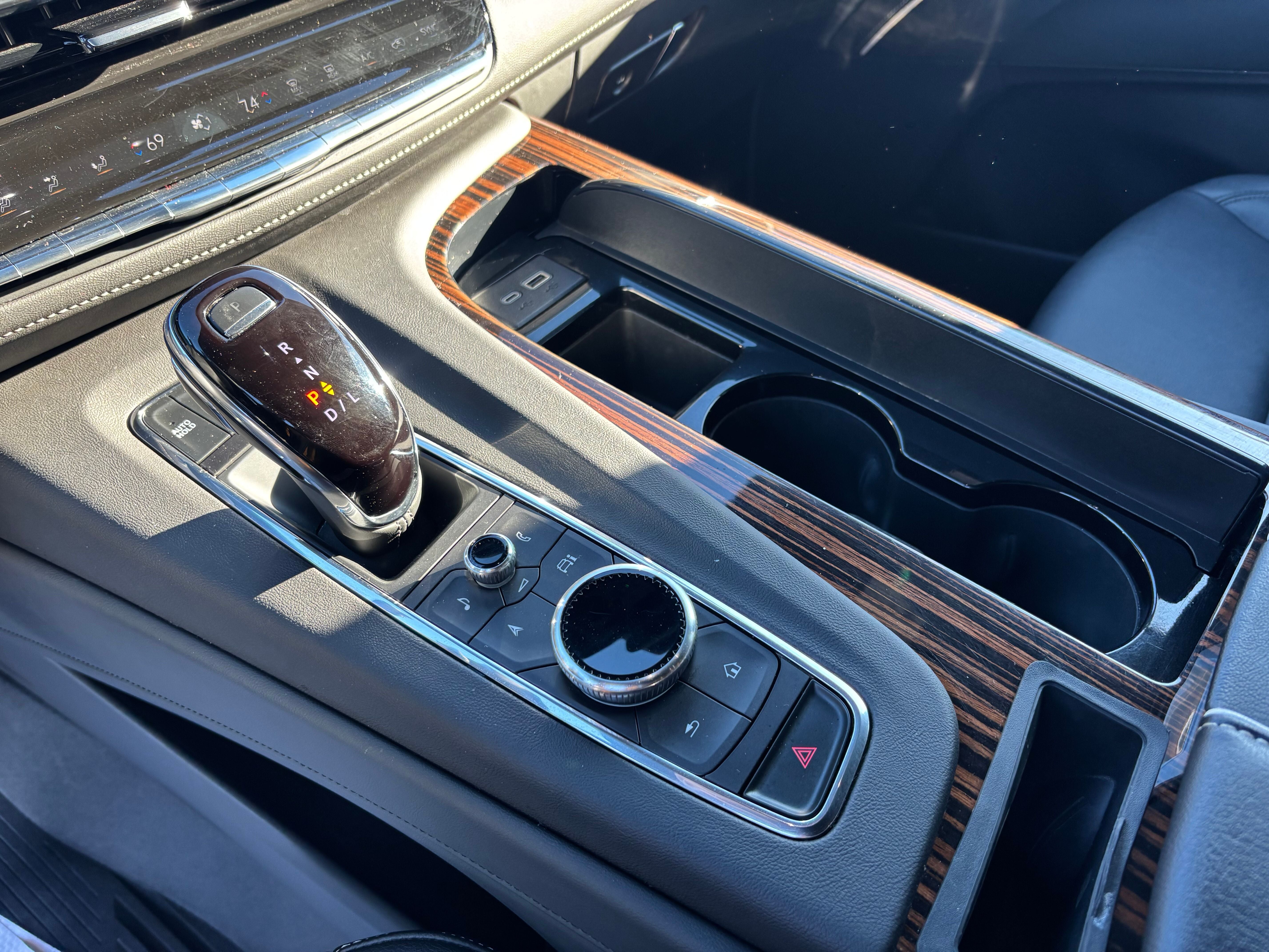 2024 Cadillac Escalade ESV Luxury