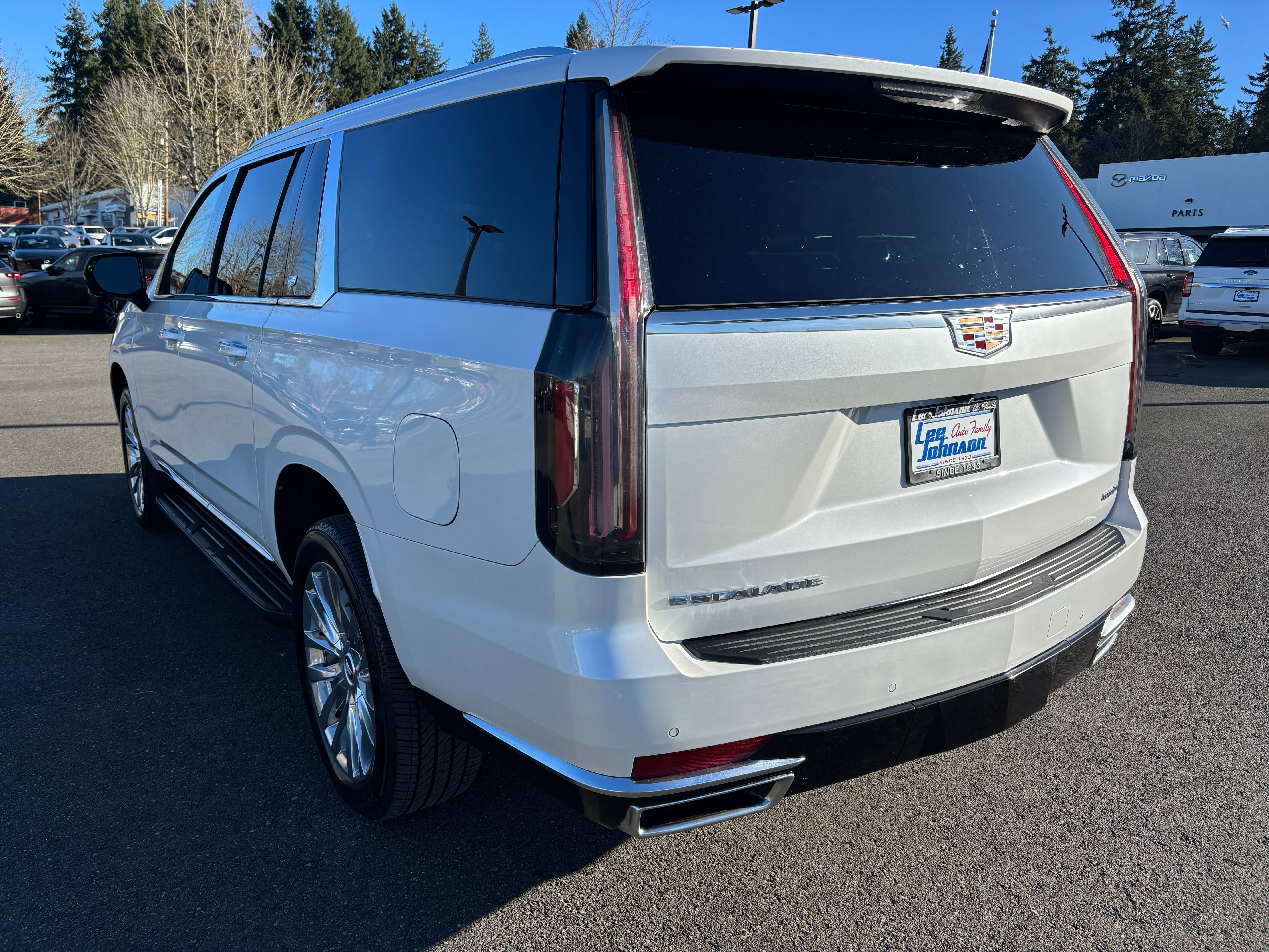 2024 Cadillac Escalade ESV Luxury