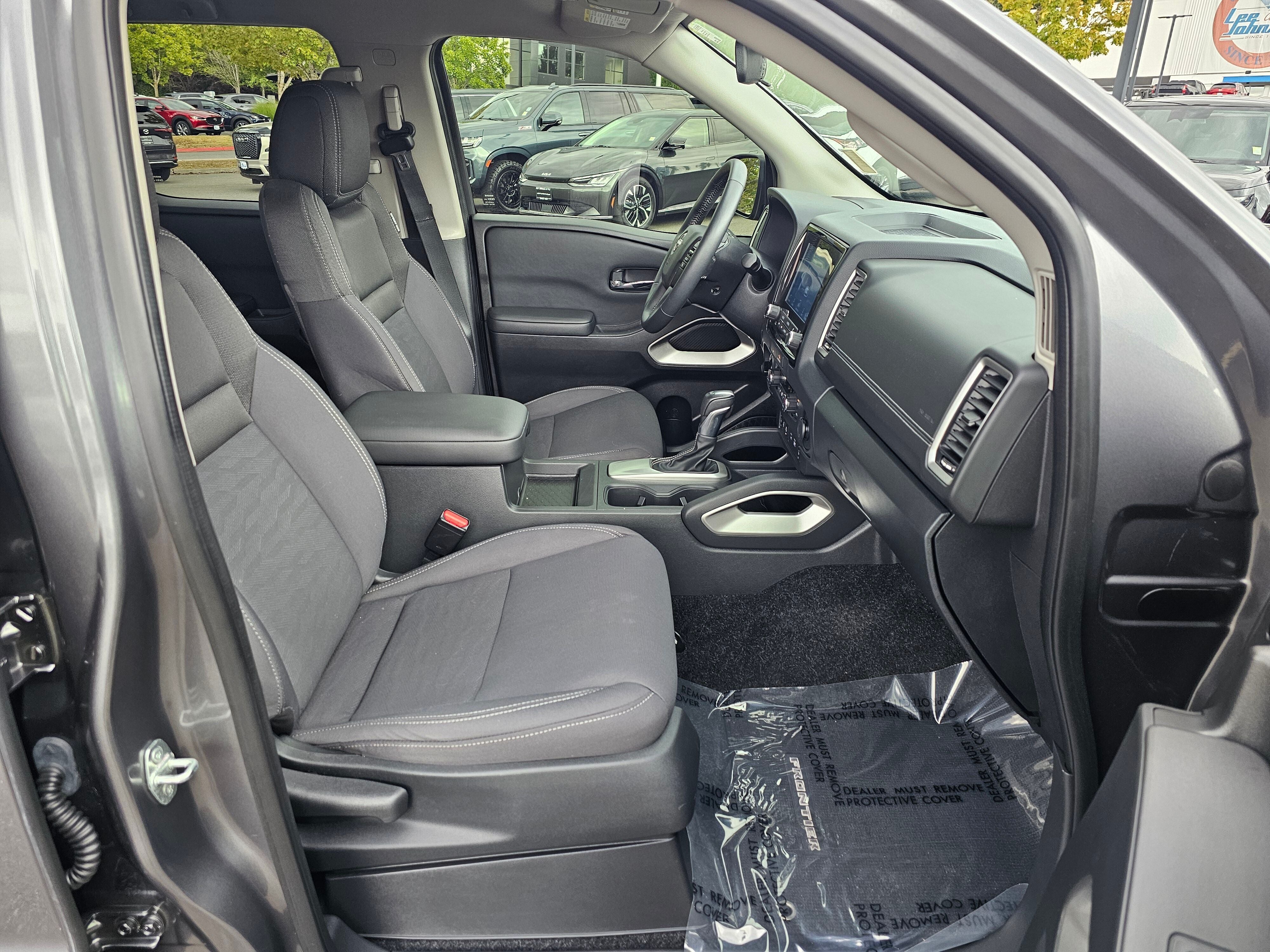 2022 Nissan Frontier Crew Cab SV 4x4