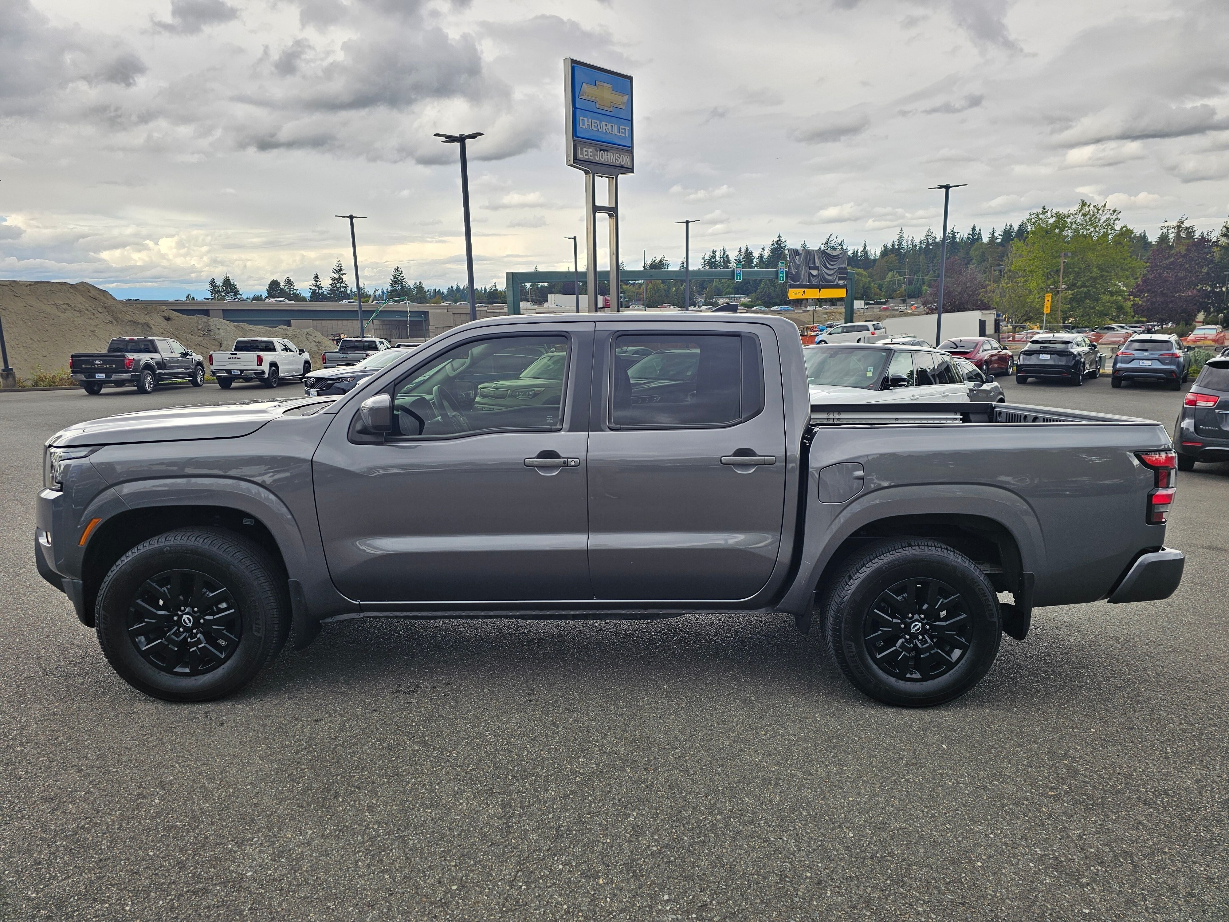 2022 Nissan Frontier Crew Cab SV 4x4