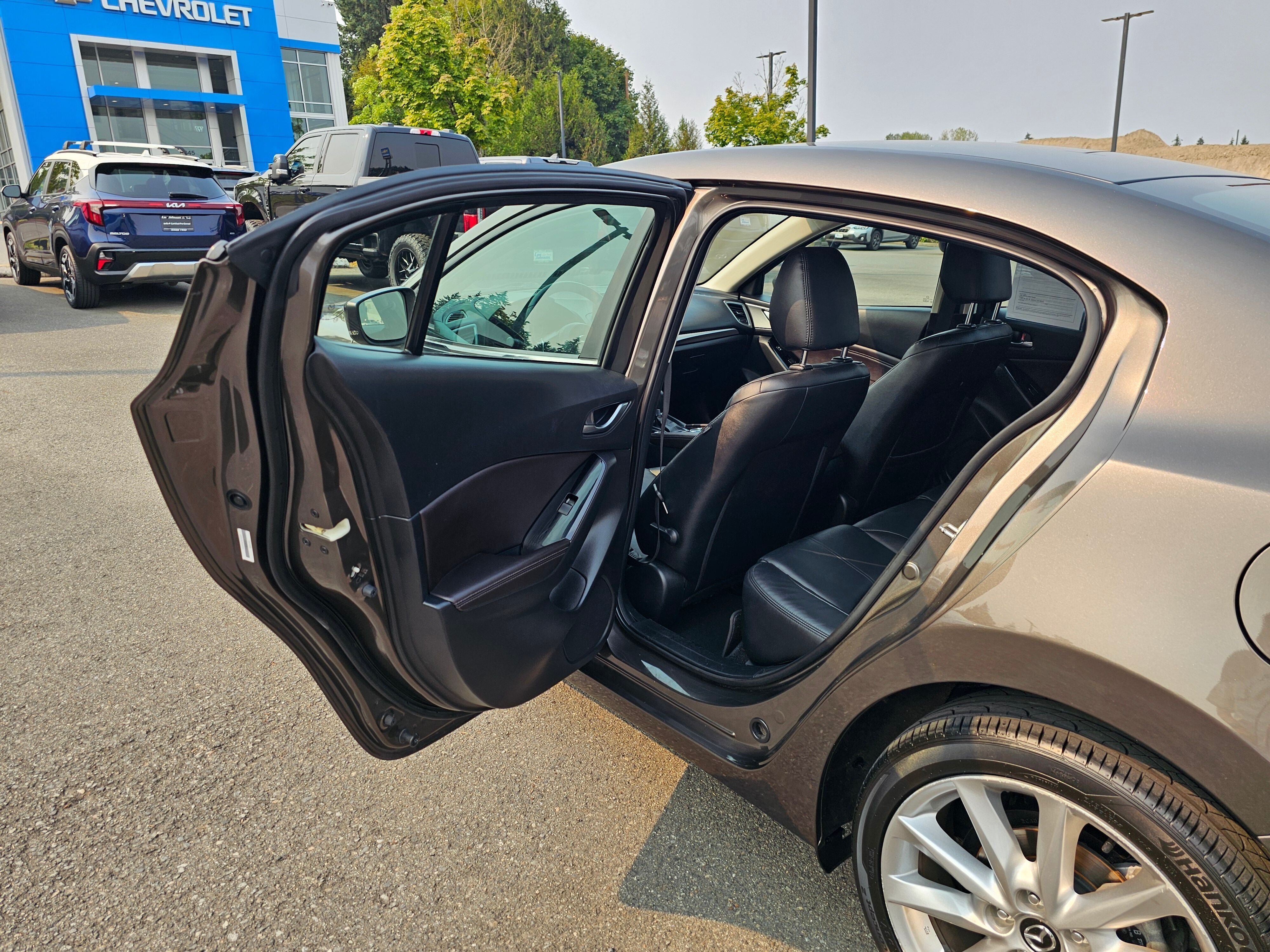 2017 Mazda Mazda3 4-Door Touring